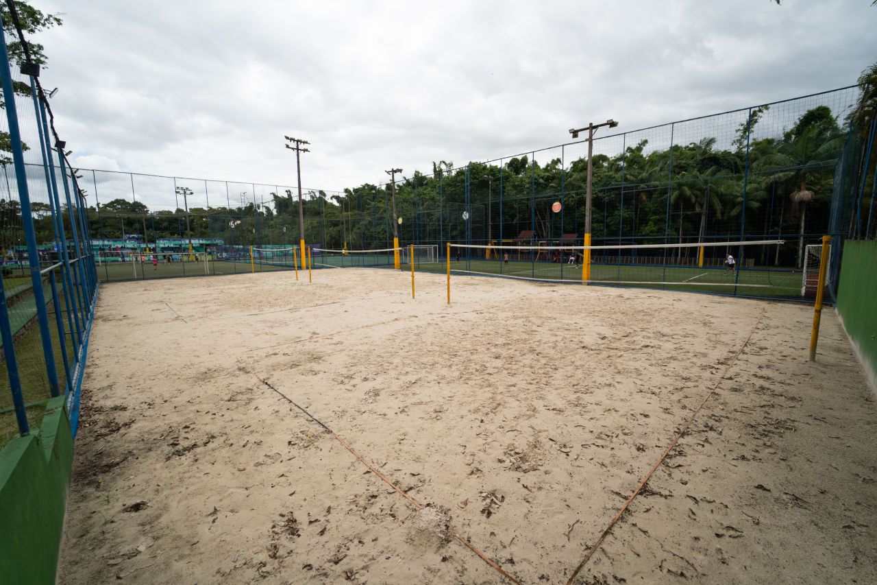 Quadras de Beach Tênis e Futevôlei
